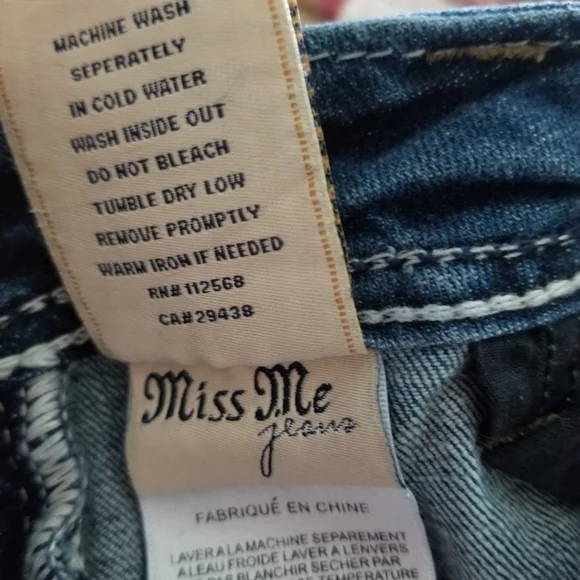 Miss Me 28 Distressed Capris Embroidered Blue Capri Jeans - Picture 7 of 15
